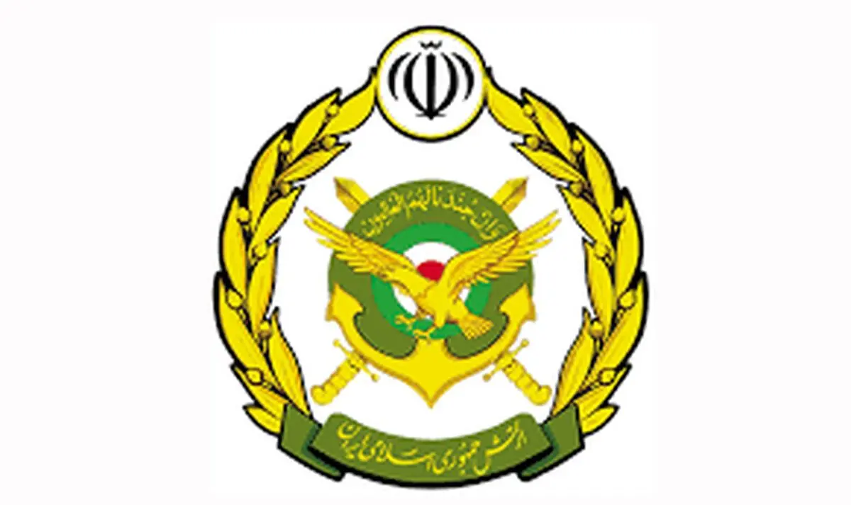اهتزاز پرچم جمهوری اسلامی ایران بر عرشه ناوشکن جماران نیروی دریایی ارتش