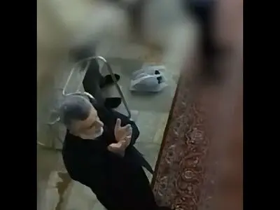 آخرین زیارت سردار شهید حاجی‌زاده در حرم مطهر حضرت شاهچراغ (علیه‌السلام) + فیلم