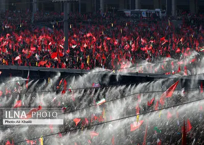 اقامه نماز بر پیکر رهبر شهید انقلاب در مصلای تهران / 7