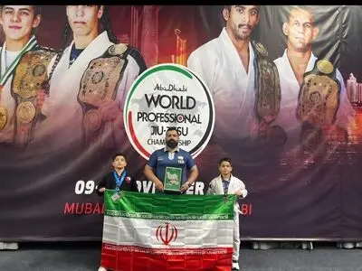 ۲ ورزشکار سوادکوه مدال جهانی خود را به کودکان میناب بخشیدند