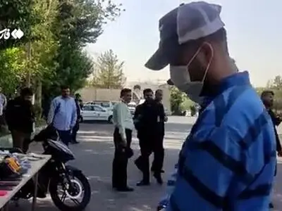 تصویری از موبایل‌قاپ معروف تهران
