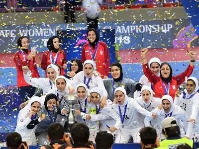 تجلیل از بانوان فوتسالیست در حضور رئیس جمهور