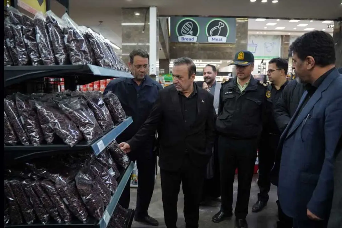 مردم قزوین نگران تأمین نیازهای خود نباشند/کالاهای اساسی به اندازه کافی در بازار موجود است