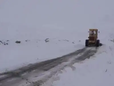 محور یاسوج به اقلید و یاسوج- چرام بر اثر بارش سنگین برف مسدود شد