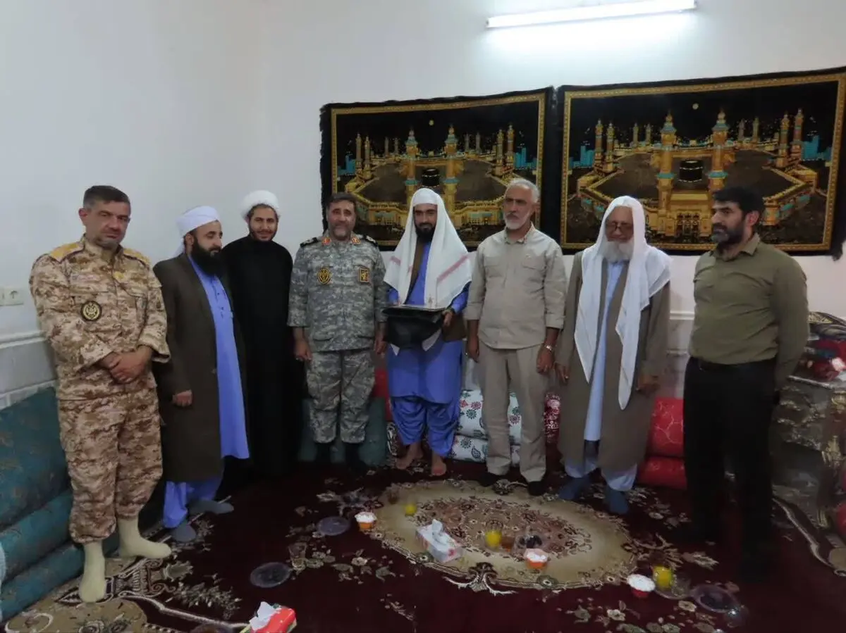 تسهیل تردد زائران اربعین در مرز شلمچه با همکاری تیپ ۳۳ المهدی (عج) نیروی زمینی سپاه و شهرداری شیراز