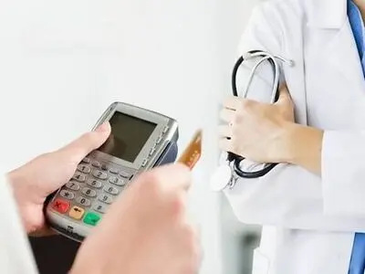 افزایش ۷۰ درصدی تعرفه ویزیت پزشکان/ درمان برای بسیاری از بیماران لوکس می‌شود