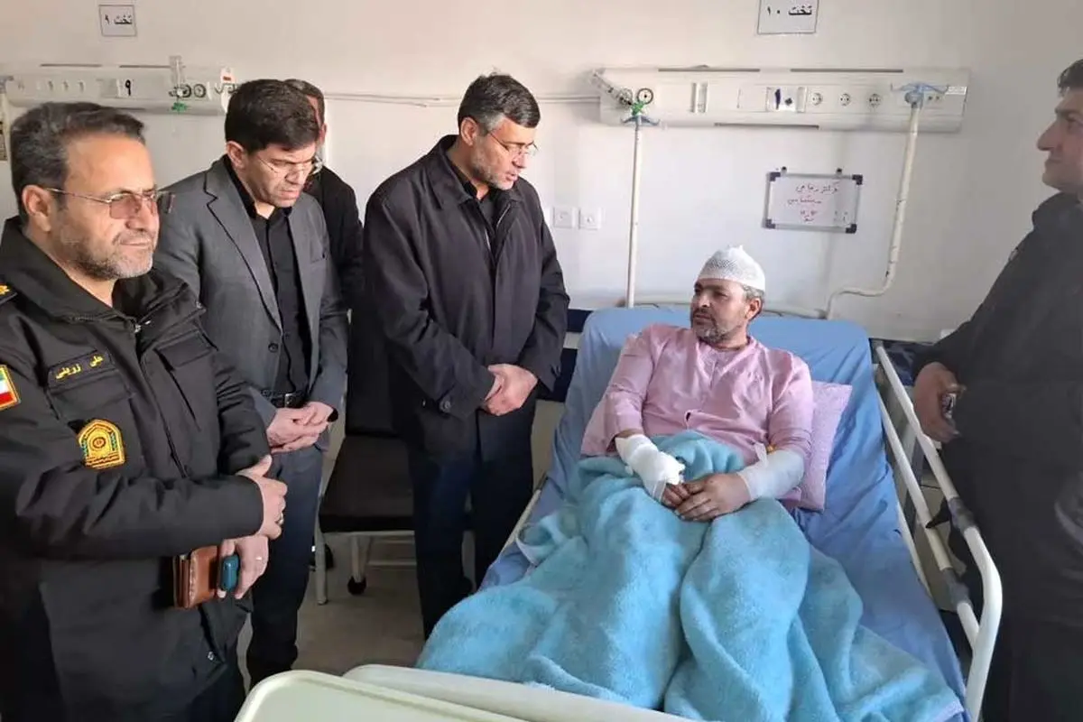 عیادت فرماندار بوئین زهرا از مجروحان حمله هوایی دشمن 