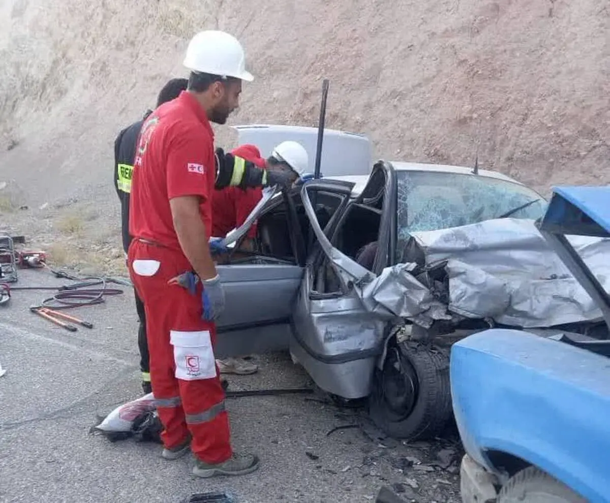 ۲ فوتی و ۶ مصدوم بر اثر تصادف خودرو پژو ۴۰۵ و وانت نیسان 