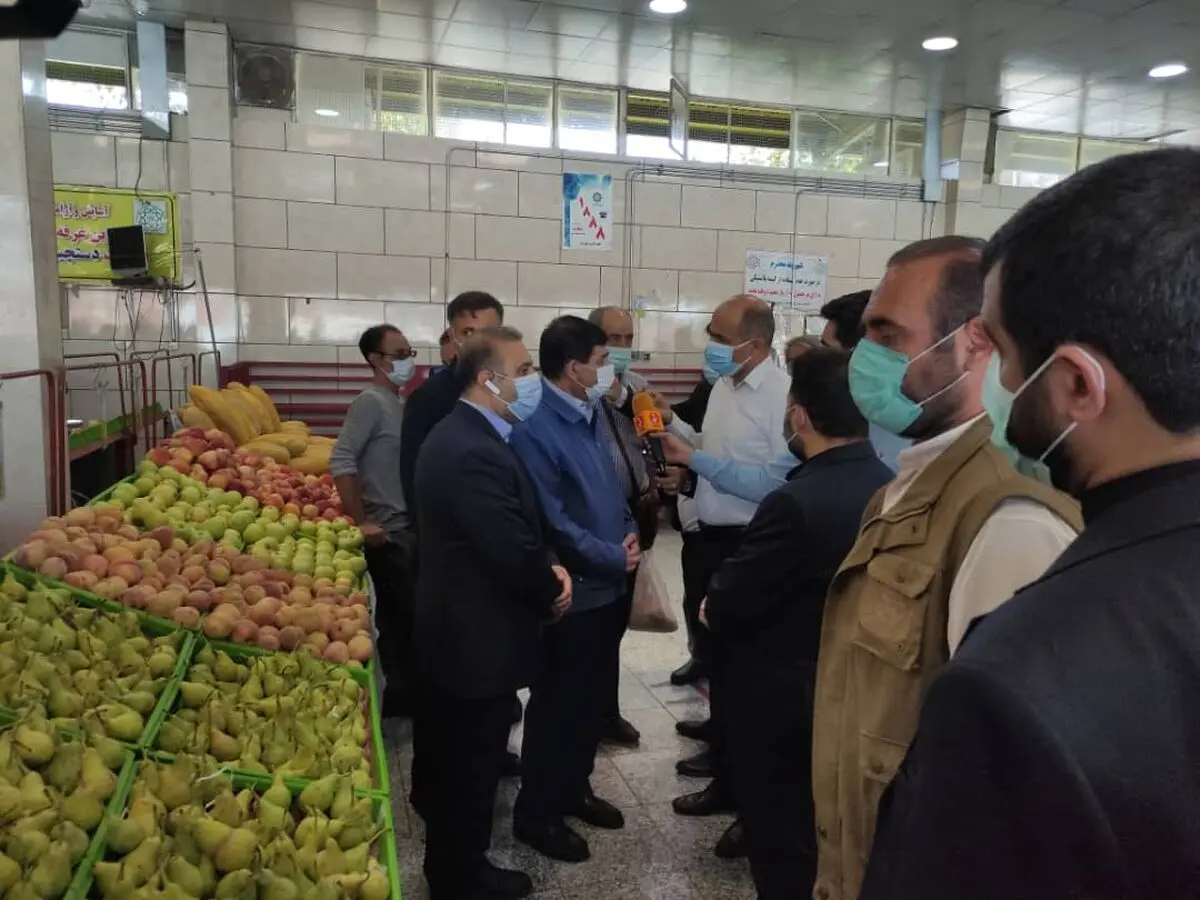 بازدید معاون اول رییس جمهور از میدان میوه و تره بار آزادی