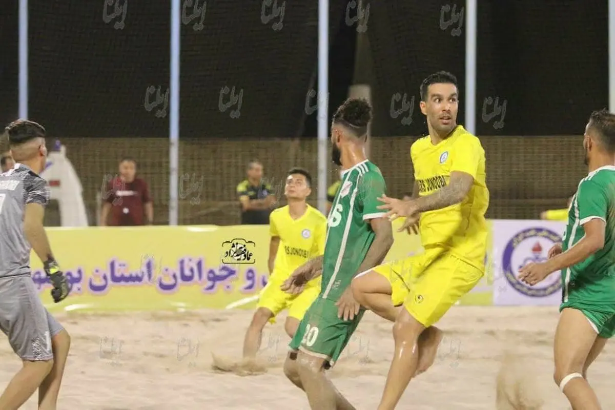 مهاجم پورتو پرتغال تماشاگر ویژه دربی فوتبال ساحلی در بوشهر+عکس