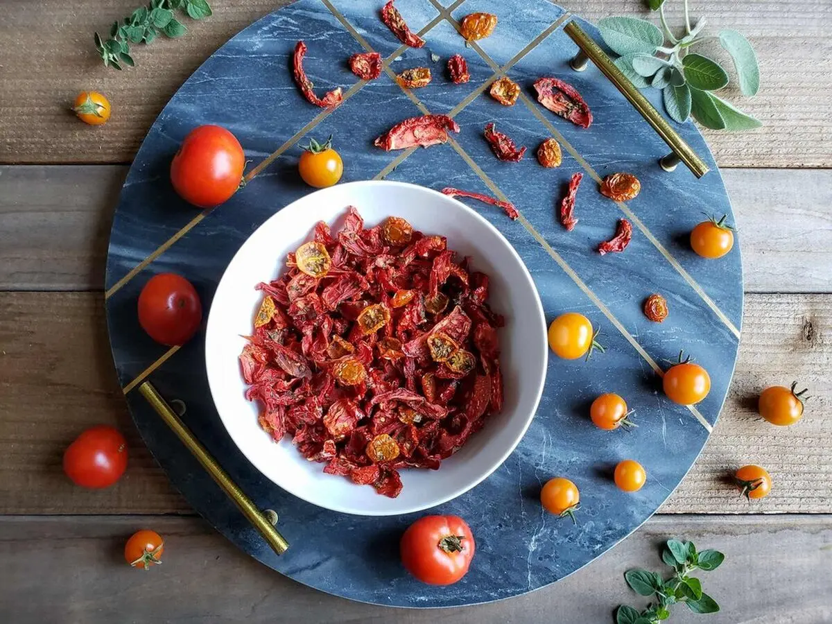 طرز تهیه گوجه‌فرنگی خشک‌شده طعم‌دار 
