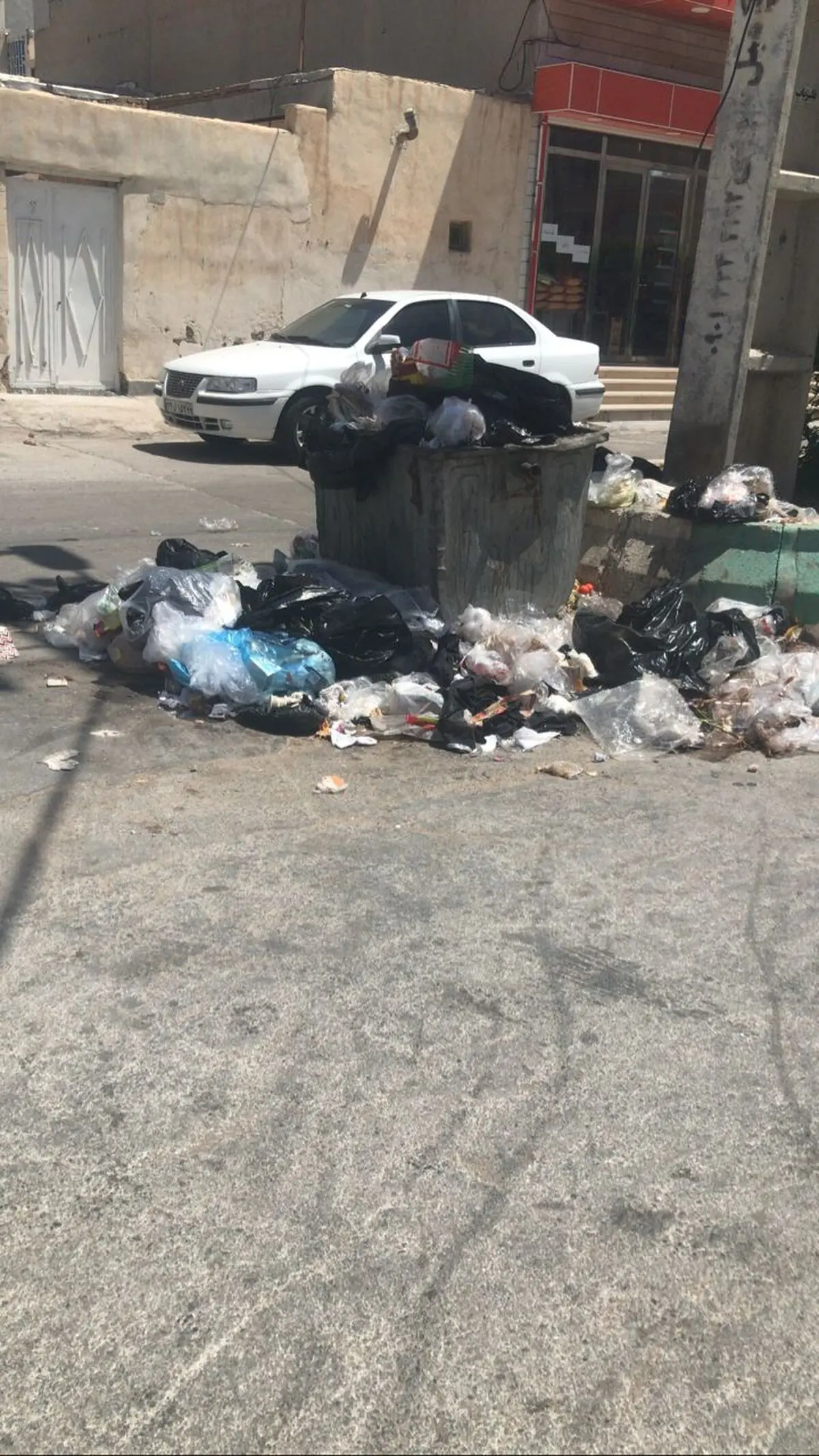 نارضایتی شهروندان بندر امام خمینی از عدم جمع‌آوری زباله‌های شهری