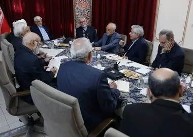 عارف: امسال واردات بنزین نخواهیم داشت/ صرفه‌جویی آن صرف یارانه و کالابرگ می شود