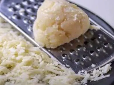 طرز تهیه پنیر پیتزا کشدار خانگی با 2 روش ساده