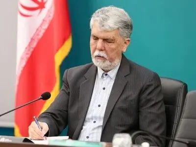 آثار حمید هیراد توانست با نسل جوان ارتباط خوبی بگیرد