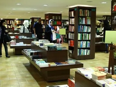 « زنگ‌بار یا دلیل آخر» و « قرن روشنفکری» رمان‌های پرفروش در آستانه‌ی پاییز