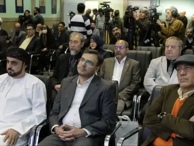 بازدید نمایندگان سازمان‌های بین‌المللی و مدیران ارشد وزارت امور خارجه از نمایشگاه عکس حوادث و سوانح