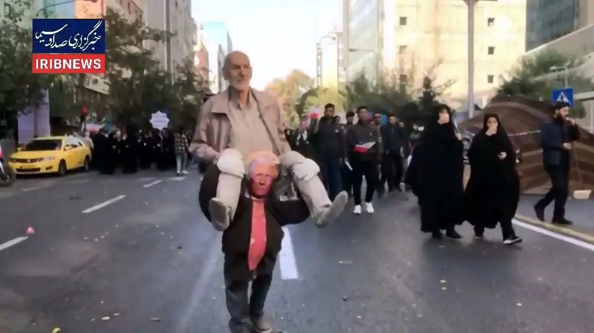 ابتکار جالب یک هموطن در حاشیه مراسم ۱۳ آبان + فیلم