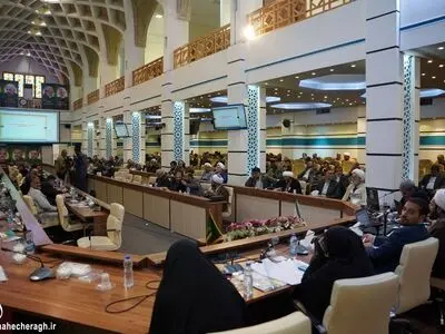 اساتید باید برای تبیین هویت اصلی انقلاب اسلامی تلاش کنند