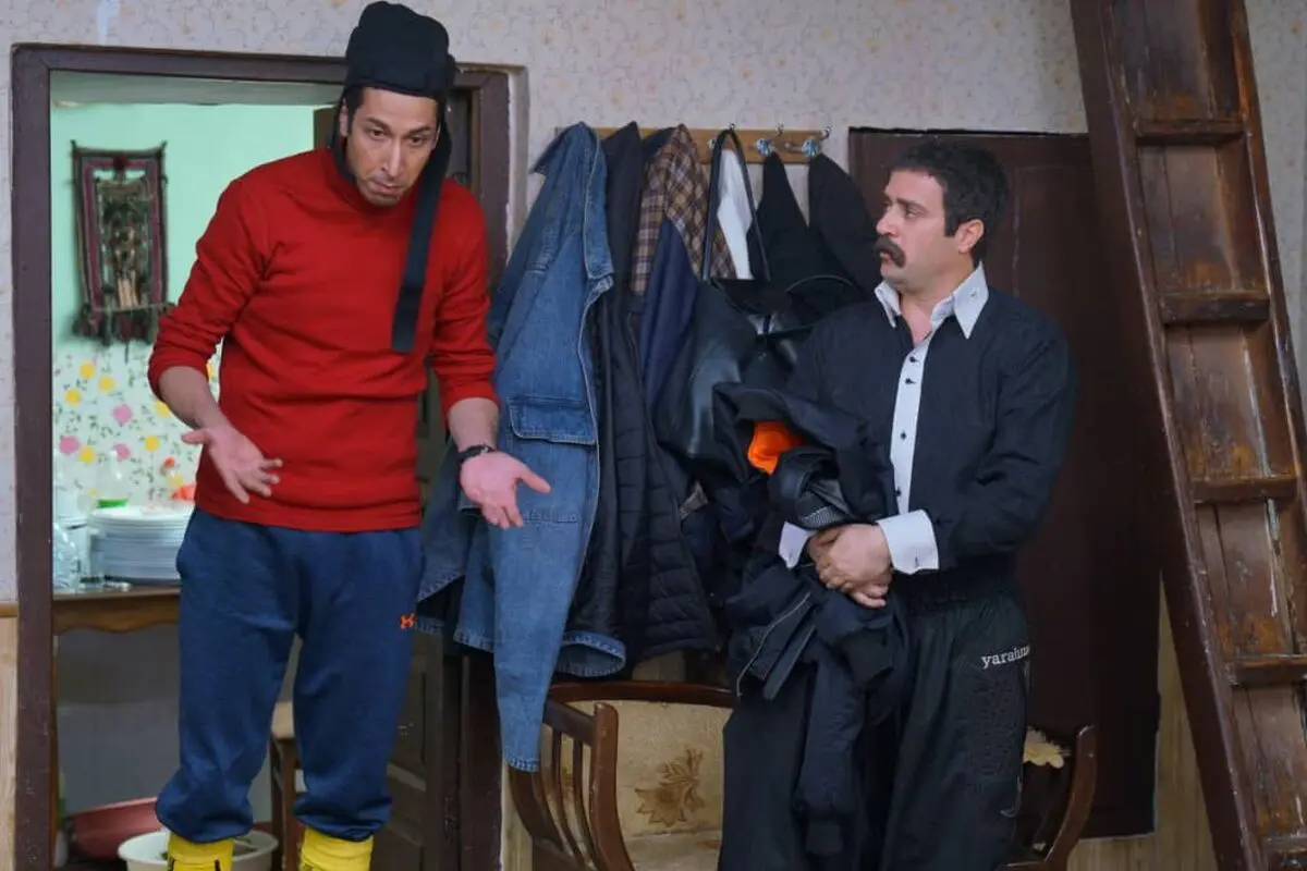 دعوای تنابنده با تلویزیون بالا گرفت/ حتی نسخه سانسور شده پایتخت هم سانسور می‌شود/ عصبانیت داور عصر جدید از کشیدن کاریکاتورش