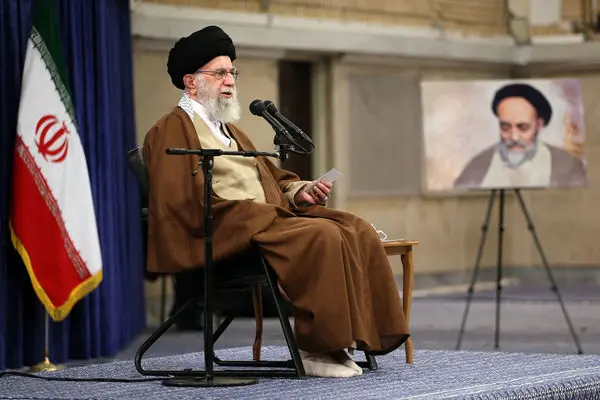 Supreme Leader praises late Ayatollah Tabatabayi as ‘innovative philosopher’