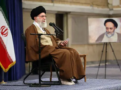Supreme Leader praises late Ayatollah Tabatabayi as ‘innovative philosopher’