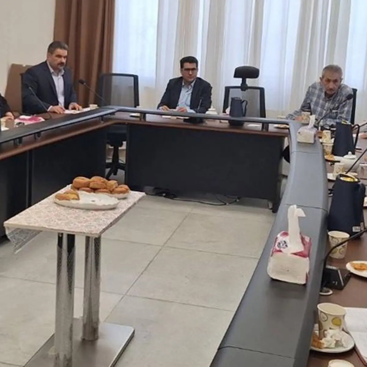 گامی در جهت ارتقای خدمات به بازنشستگان/ برگزاری نشست هم‌اندیشی بیمه دی و صندوق بازنشستگی در کردستان