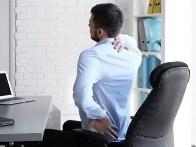 زیاد نشستن پشت میز چه عوارض خطرناکی دارد؟ + اینفوگرافیک