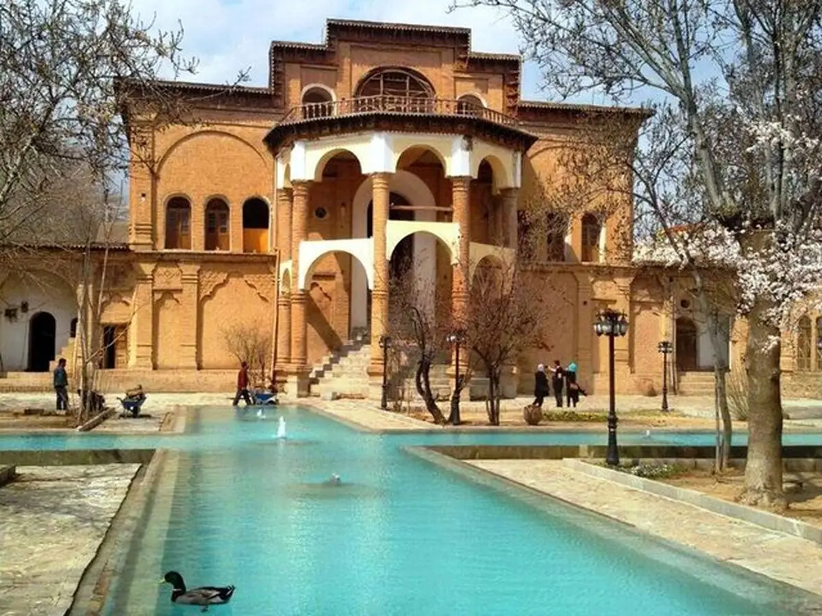 تبدیل عمارت خسروآباد سنندج به یکی از شاخص‌ترین کاخ‌موزه‌های ایران/ افتتاح در هفته دولت هدف‌گذاری شد