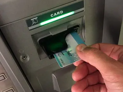 چرا ارائه پول نقد در شعب و عابر بانک‌ها کم شد؟