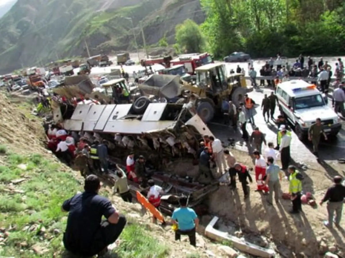 شناسایی 11 فوتی حادثه واژگونی اتوبوس محور سوادکوه 