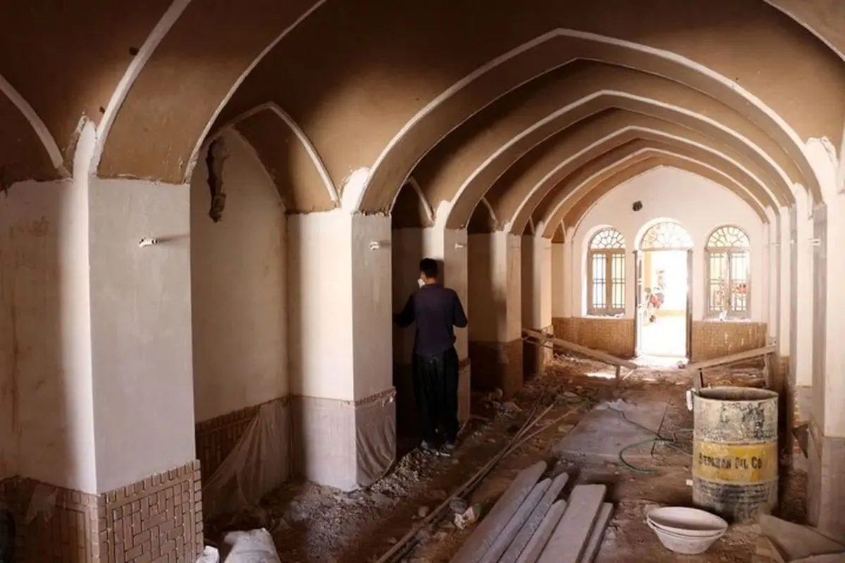 مرمت بازارچه صنایع‌دستی و خانه طبایی اردکان پس از دو سال وقفه