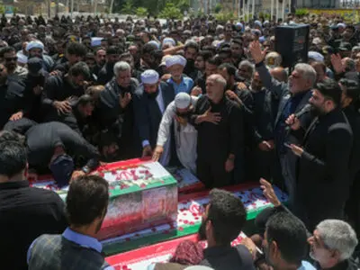 تشییع پیکر شهدای حمله تروریستی به دادگستری زاهدان