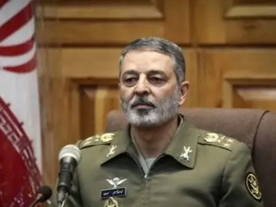 قائد الجیش الایرانی: على قواتنا ان تکون فی اقصى حالات الجاهزیة