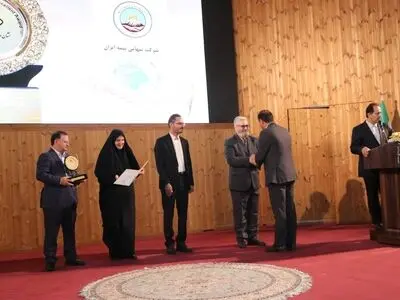 بیمه ایران نشان عالی مسئولیت اجتماعی را دریافت کرد