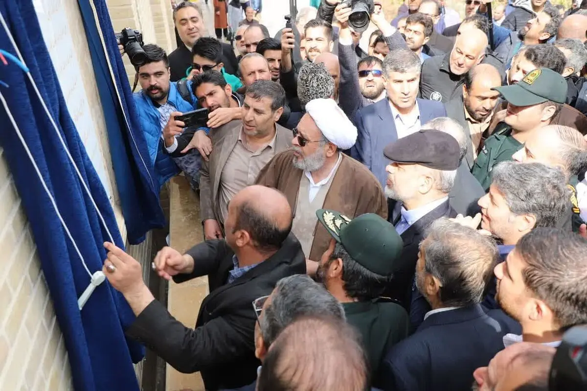 بازگشت به هویت تاریخی ایران مهم و اساسی است/ تبدیل سبزه میدان زنجان به مرکز گردشگری و صنایع‌دستی کشور