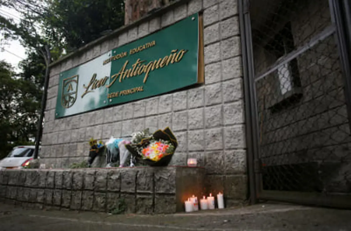 ۳۷ کشته و زخمی در حادثه برای اتوبوس دانش‌آموزان در کلمبیا