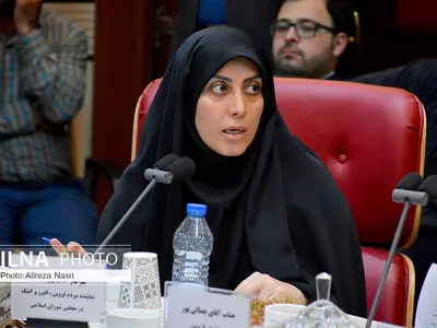 آقای رئیس جمهور امیدوارم نگویید که از حوادث آ‌بانماه هم بی‌اطلاع هستید