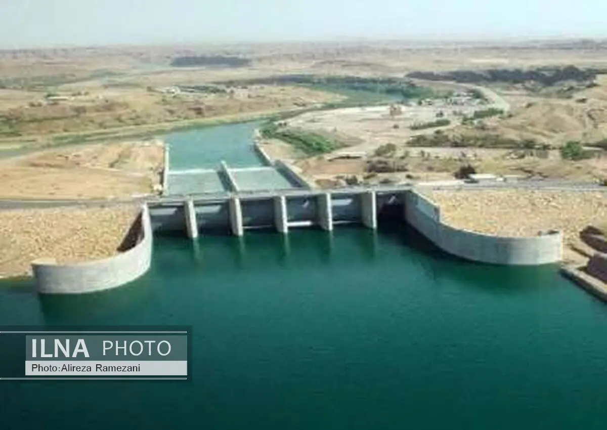 انتقاد استاندار، مسئولان استان و تهدید به استعفای مجمع نمایندگان لرستان از وزارت نیرو