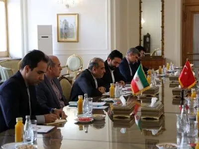دیدار معاون وزیر امور خارجه ترکیه با خاجی