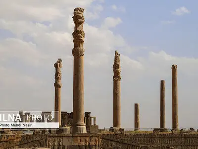 صدور هفتاد و هفتمین سند مالکیت محدوده حریم درجه یک تخت جمشید 