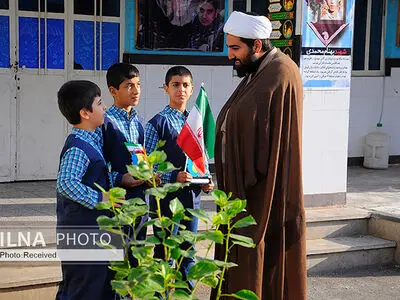 نقش طلبه‌ها در مدارس؛ از توحیدی‌سازی مباحث درسی تا تربیت دینی دانش‌آموزان