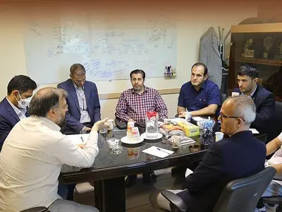 اولین نشست مسئولین ورزش کارخانجات تهران با مدیرکل ورزش کارگران