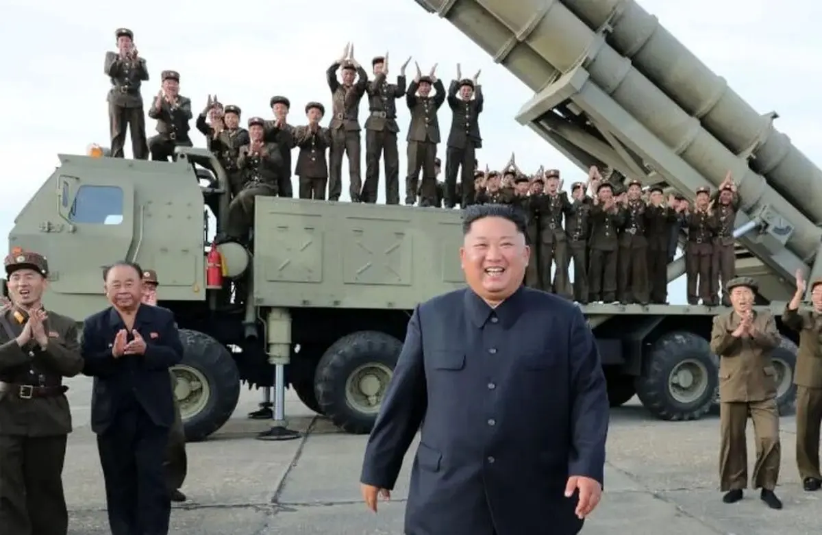 نظارت رهبر کره شمالی بر آزمایش یک موتور موشک سوخت جامد جدید