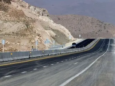 نهضت ملی مسکن و طرح‌های راهسازی با سرعت در آذربایجان‌ غربی پیش می‌روند/اجرای ۶۰۰کیلومتر راه اصلی چ بزرگراهی در استان