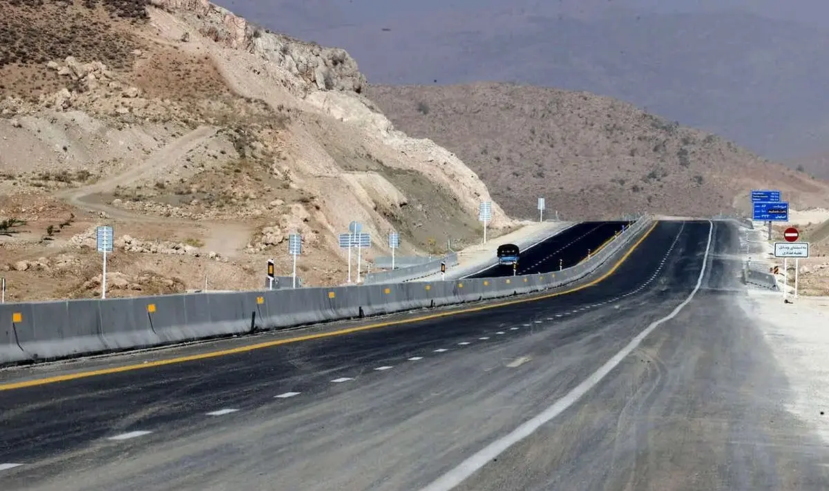 نهضت ملی مسکن و طرحهای راهسازی با سرعت در آذربایجان غربی پیش میروند/اجرای ۶۰۰کیلومتر راه اصلی چ بزرگراهی در استان