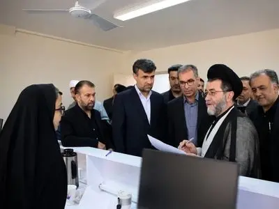 روایت‌سازی جنایات دشمن در لارستان/ خدمت‌رسانی قضایی با وجود تخریب ساختمان دادگستری متوقف نشد