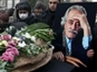 یوسف‌زمانی در قطعه هنرمندان به خاک سپرده شد