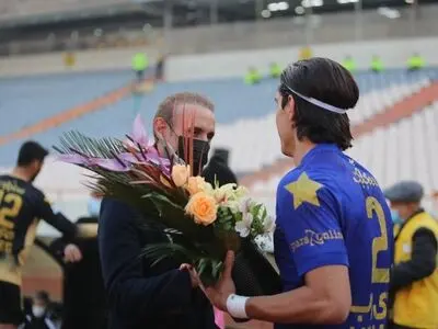 محمد نادری شاگرد مصطفی دنیزلی شد (عکس)
