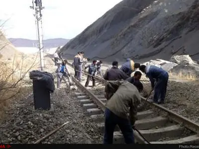 تجمع کارگران تراورس لرستان مقابل ساختمان فرمانداری درود